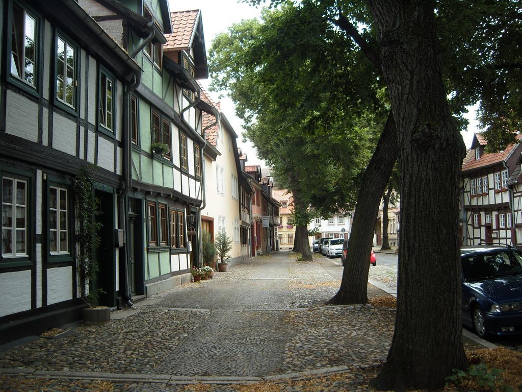 Ferienwohnungen Zur Kaiserstrasse Кведлинбург Стая снимка