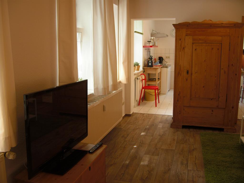 Ferienwohnungen Zur Kaiserstrasse Кведлинбург Стая снимка