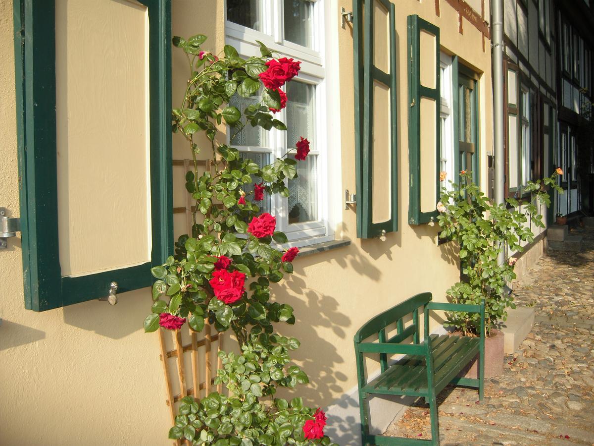 Ferienwohnungen Zur Kaiserstrasse Кведлинбург Екстериор снимка
